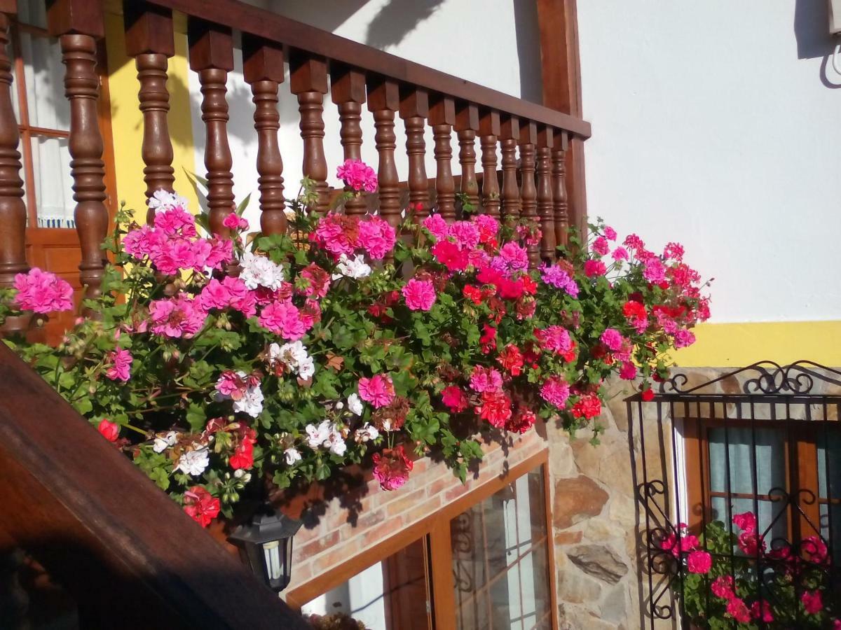 Hospedaje Maria Jesus 산틸라나델마르 외부 사진